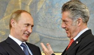 Австрийският президент посреща Владимир Путин