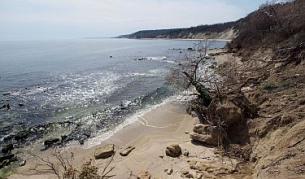 Свлачищни процеси разрушават едно от най-красивите кътчета край Варна, останало все още диво - местността "Фичоза"