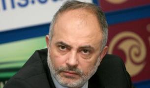 Тотю Младенов