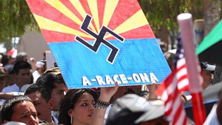 Протест срещу приемането на закона в Аризона