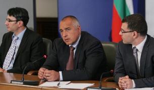 Кабинетът актуализира бюджета и орязва щата