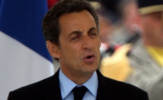 Саркози жертва социални мерки заради кризата