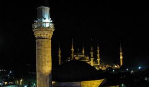 Уроци за фалшиво пеещите мюезини