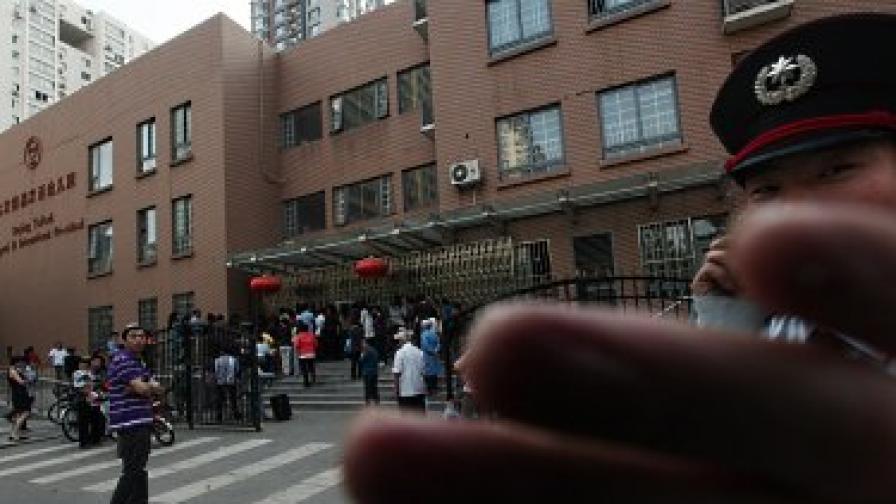 В Китай младежи нападнаха училище със сатъри