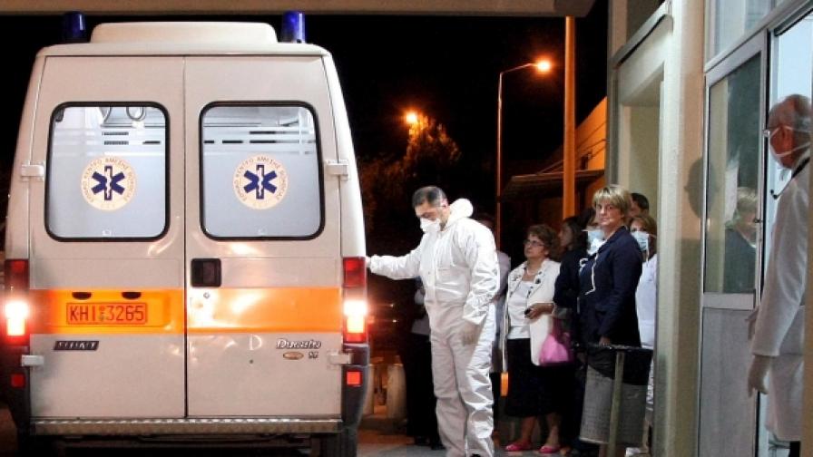 Полицията очаква съдебномедицинската експертиза, но проучва версията, че грък е убил приятелката си, след което се е самоубил