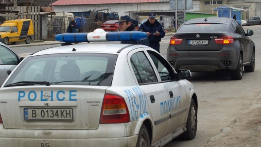 Четирима души от Пловдив бяха арестувани на улицата във Варна