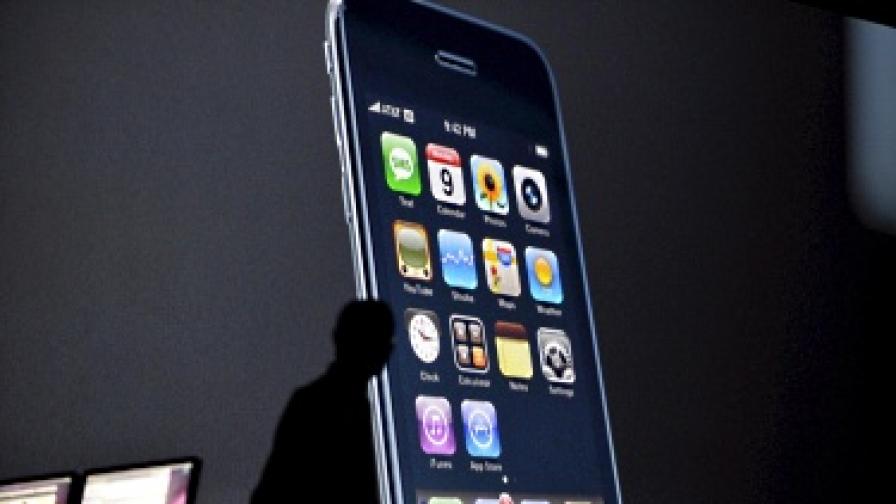 "Eпъл" представи iPhone 4