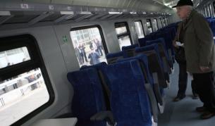 Уикенд влакът тръгва от Централна гара София в 15 ч. и спира само в Пловдив