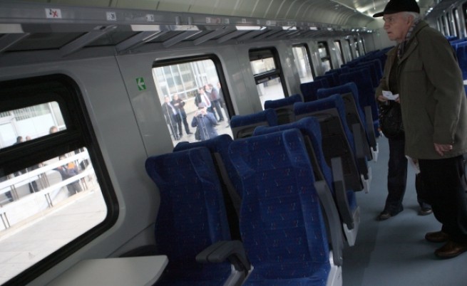 Чудо: Безжичен интернет по наши гари и във влакове