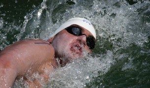 Деветкратният носител на световната купа по плувен маратон Петър Стойчев