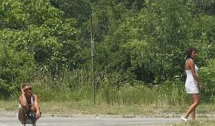 Проститутки чакат клиенти в жегата