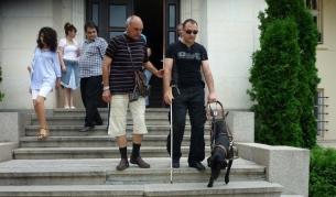 Незрящият Венцислав Иванов и неговото куче водач Жара