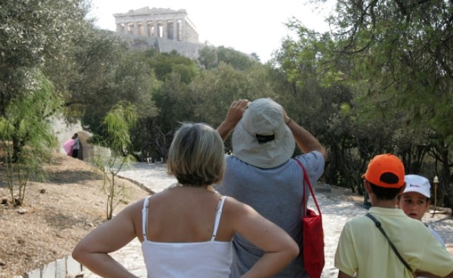 Гърция: Стачките съсипват туризма