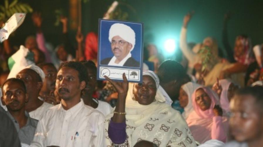 Судан осъди 19 мъже, че носят женски дрехи