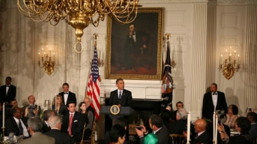 Президентът Обама бе домакин  в Белия дом на официална вечеря по случай ислямския свещен месец рамазан