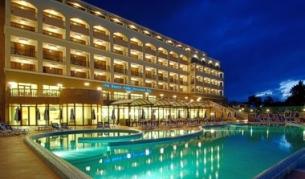 Използвайте по-разумно електроуредите, призовава Несебърската община. А стотиците хотели?...