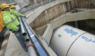 Машината, която копае под бул. "Мария Луиза"