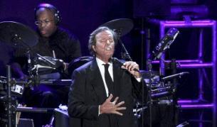 Хулио Иглесиас сключи брак след 20 г. 