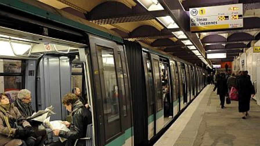 Резултат с изображение за пожар в Парижкото метро