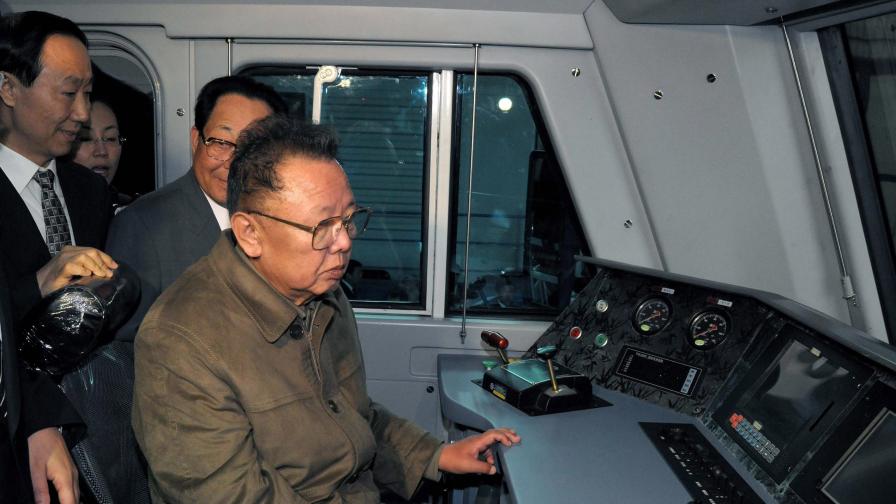 Здравето на Ким Чен-ир създава проблеми в Пхенян