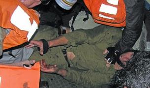 Израел показа видео и снимкови материали, на които се вижда как войниците му са нападани с пръти и бити