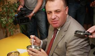 Найденов се намръщи на супа в детска градина