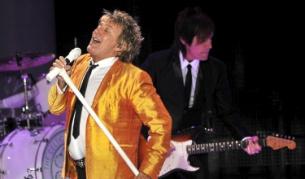 Съдят Род Стюарт за неплатени дрехи