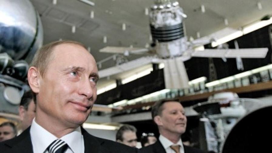В популяризирането на "Глонасс" дейно участие взима самият руски премиер Владимир Путин