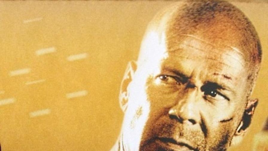 Режисьорът на "Умирай трудно" осъден на 1 година затвор 