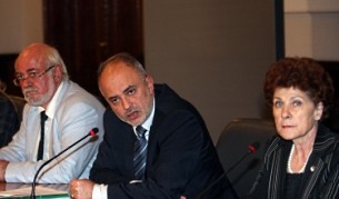 Социалният министър Тотю Младенов, шефката на НОИ Христина Митрева и президентът на КТ Подкрепа Константин Тренчев