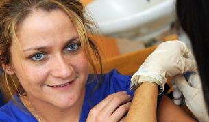 Ползата от ваксината се поставя под съмнение от мнозина