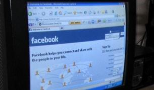 Забраняват социалните мрежи на работното място