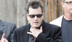 Официално: Чарли Шийн поиска развод