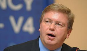 Комисарят по разширяването Щефан Фюле