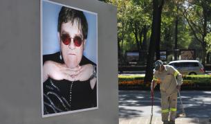 ЕК търси европари в джоба на Елтън Джон