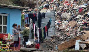 Парите за ромите отивали за хонорари в НПО-та