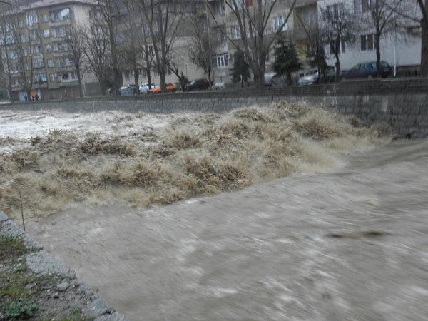 Бедствено положение в Дупница, кризисно в Перник