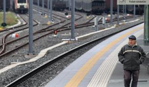 ЖП гара в Атина пустее по време на поредната обща стачка в Гърция