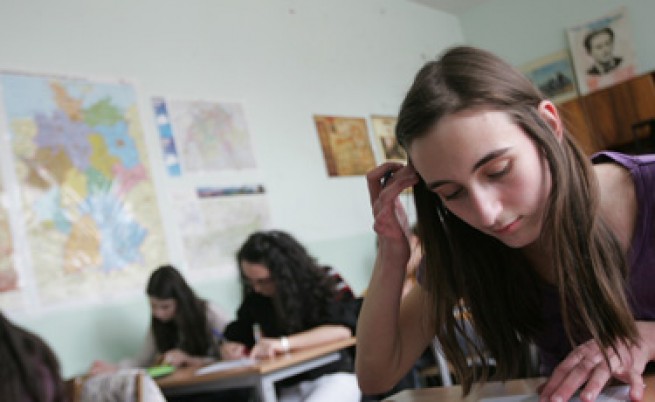 В България петокласници са по-грамотни от гимназисти