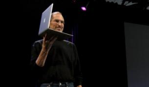 Стив Джобс представи MacBook Air през 2008 г.