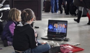 Електронната поща е най-предпочитана от потребителите от всички поколения