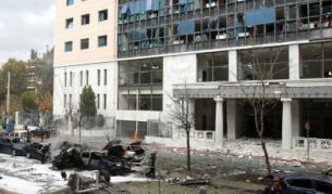 Мощна експлозия разтърси и силно повреди сградата на съда в атинския квартал Амбелокипи