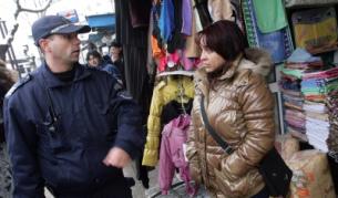 Първите акции на общинска полиция в София започнаха с проверки за нелегална търговия