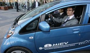 Трайчо Трайков изпробва електромобил