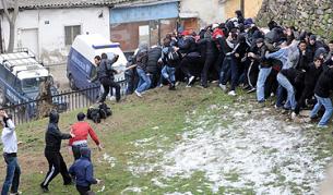 Осем ранени в бой с камъни край Скопие