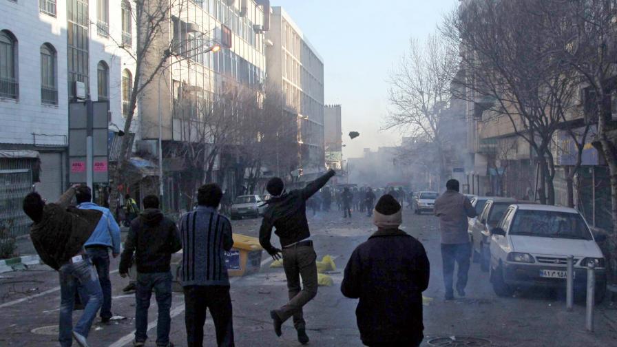 В Иран искат смърт на завърналата се опозиция
