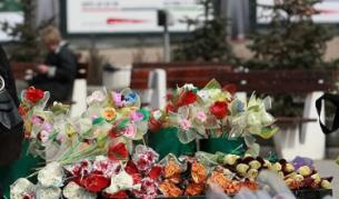 На 8 март: Не само подаряваме цветя