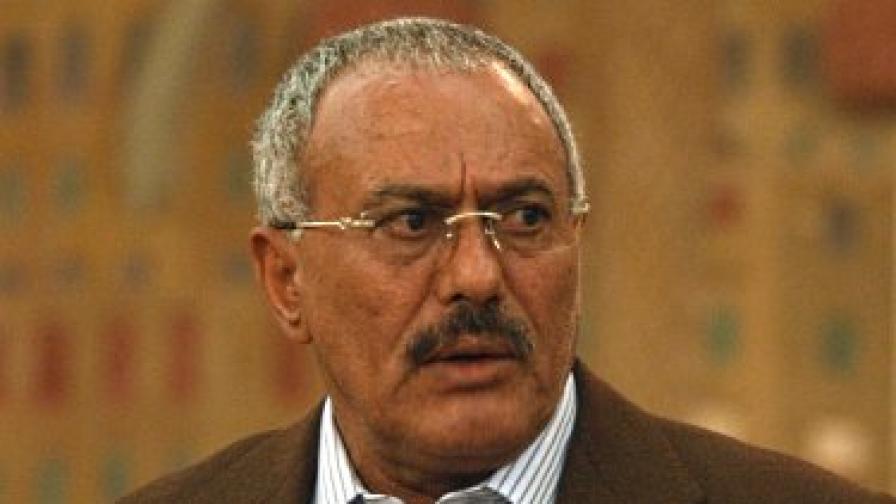 Президентът на Йемен уволни правителството
