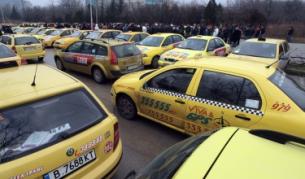 Такситата ще плащат 4 лв. "данък чалга"