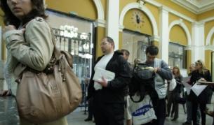 В последния ден от данъчната кампания навсякъде има опашки за подаване на декларации